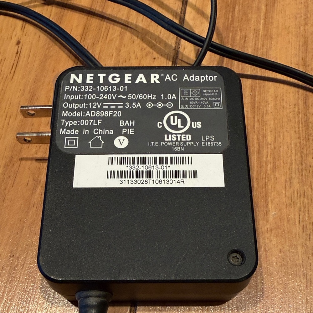 Netgear Nighthawk AC1900 Smart WiFi Router Model R7000 with Adaptor - Picture 5 of 8